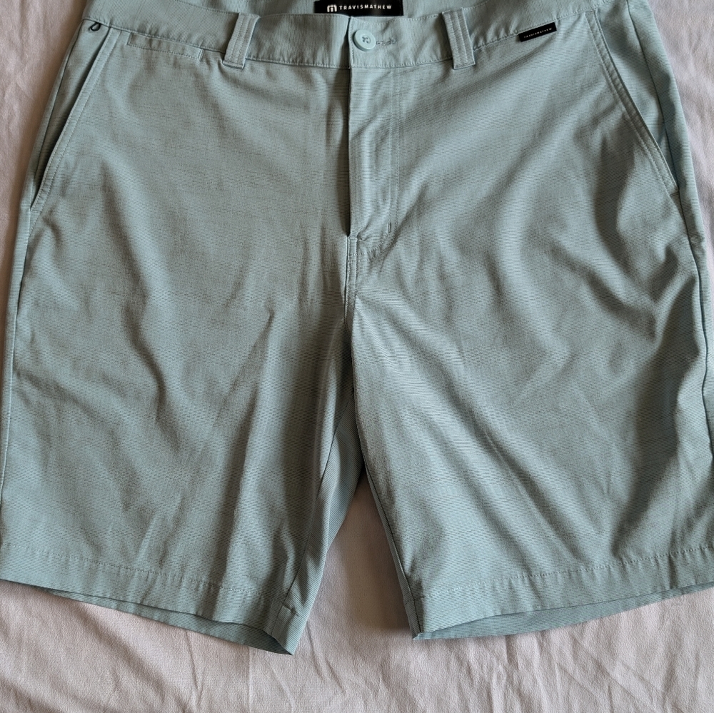 Travis Mathew Golf Casual Chino Shorts Size 36